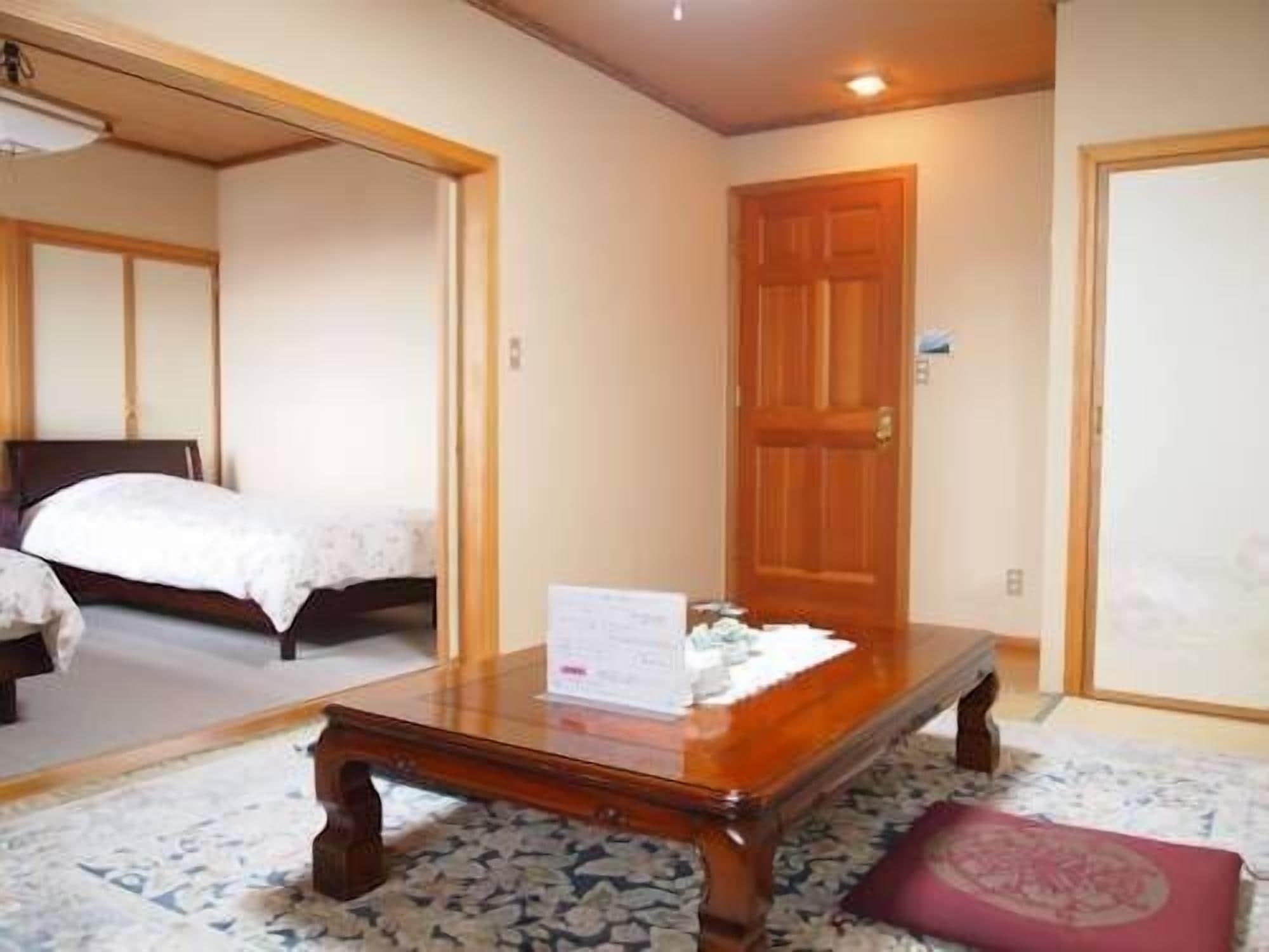 Petit Hotel Corinthian Rebun Esterno foto