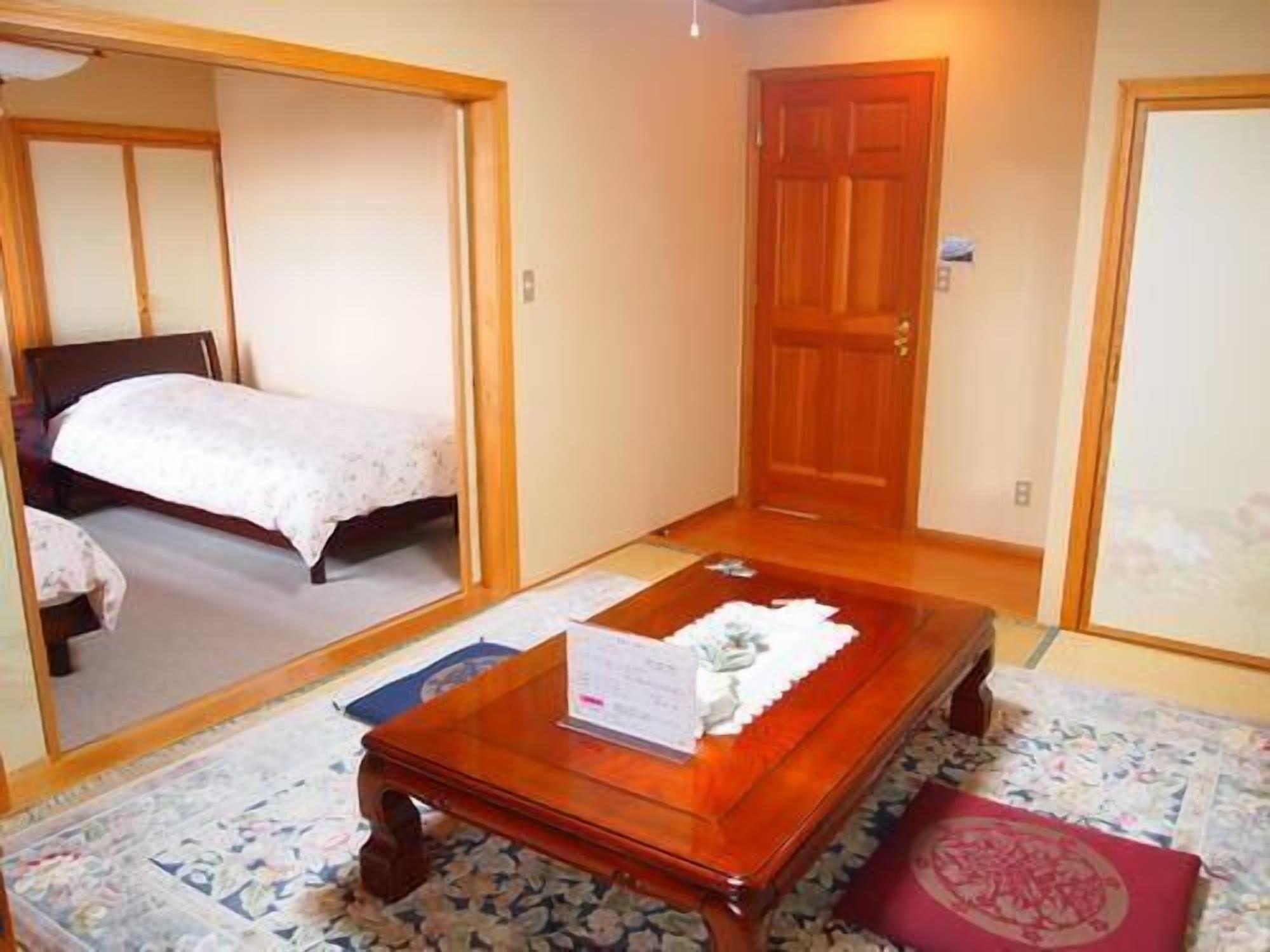 Petit Hotel Corinthian Rebun Esterno foto